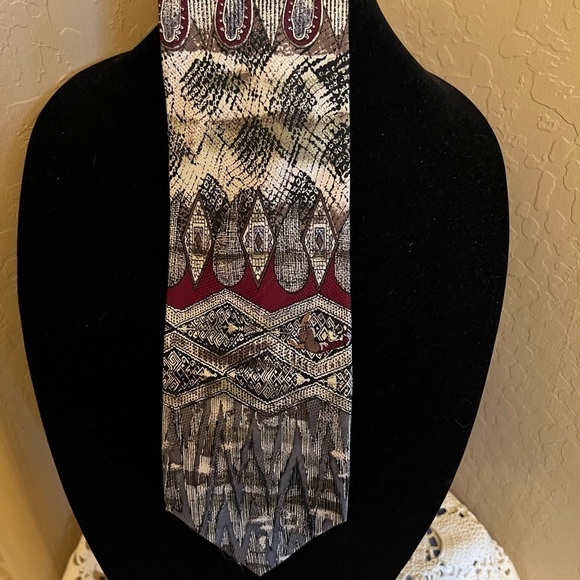 Rare Sweden Mickey Mouse Mens Tie Mickey & Co Atlas Design Silver Green Red - Picture 4 of 5